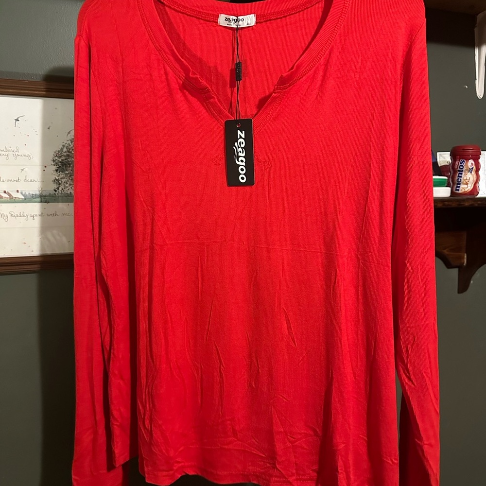 Zeagoo Vibrant Red Long Sleeve Tee